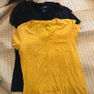 V-neck t-shirts
